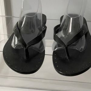 FRYE Azalea logo leather flip flops